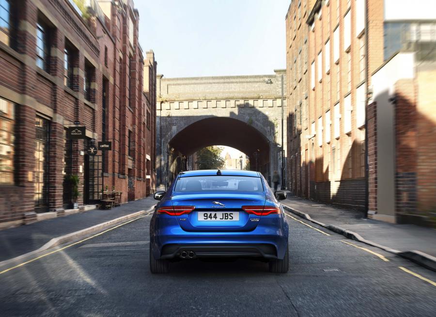  Jaguar XE D180 HSE 2019 года  (WW) (фото 25 из 28)